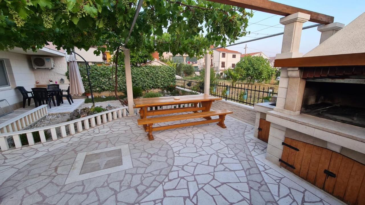 Apartments Pavlinovic Kastela Ngoại thất bức ảnh